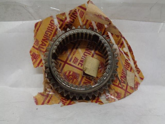 NEW GENUINE PORSCHE SHIFTING SLEEVE 5TH REVERSE 915 302 227 09 R20T5