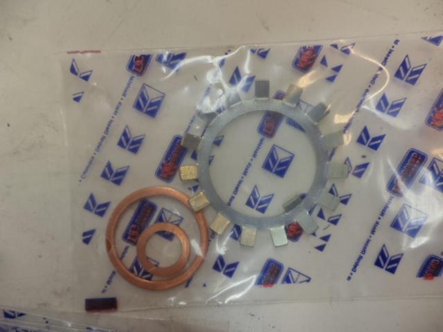 1 NEW KMP KOMATSU GASKET KIT, CYL. BLOCK 6137-K2-9901 R19