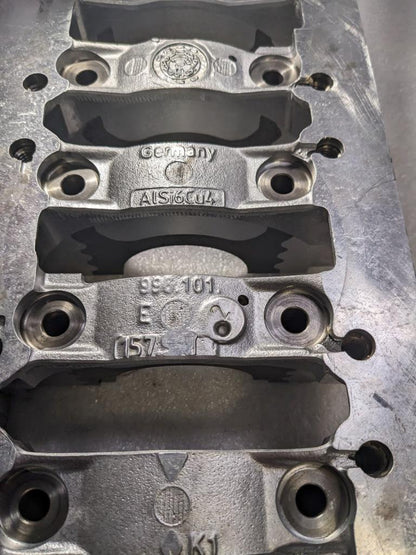 PORSCHE 911 996 BOXSTER ENGINE CRANKCASE HOUSING 9961011575R 996B.G.L.