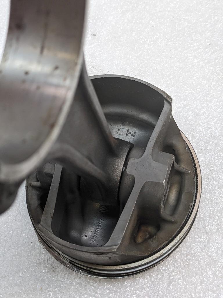 PORSCHE CAYENNE PISTON CONNECTING ROD #2 (CRACKED) 9461191R USED R24