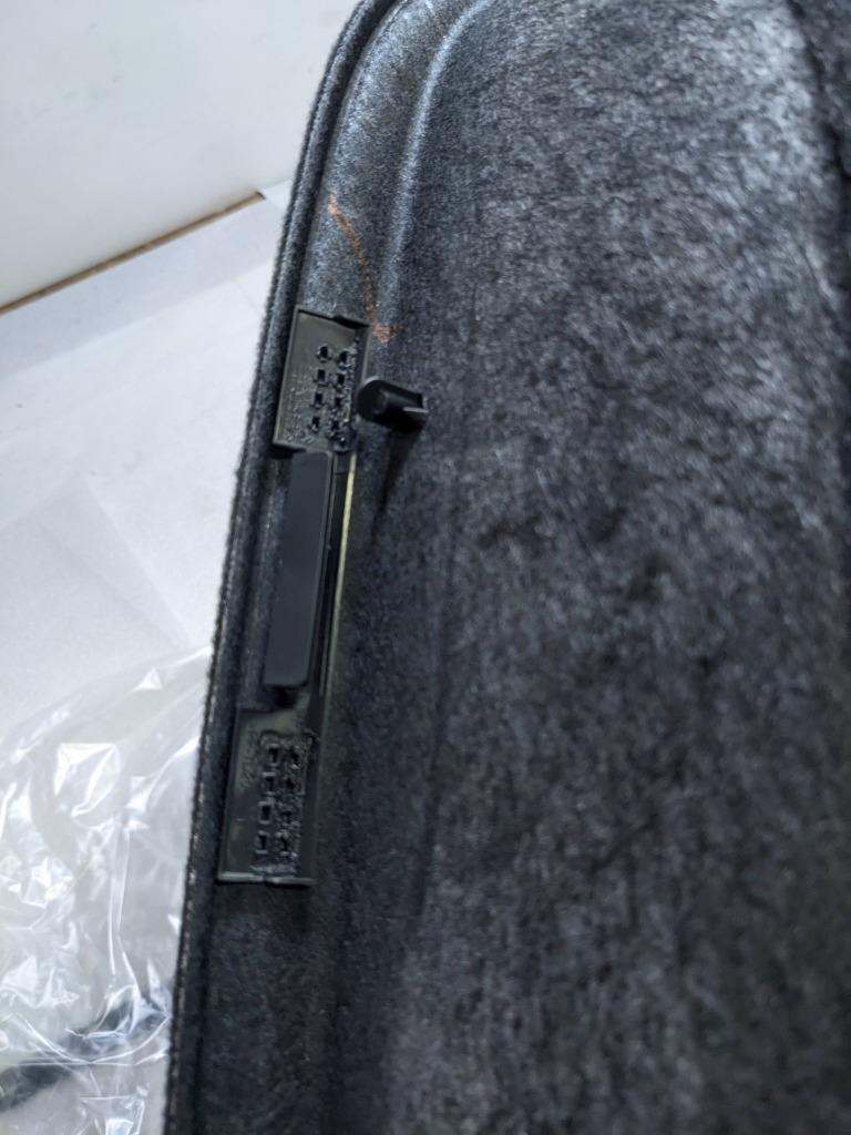 PORSCHE 95B863990B INT QUARTER PANEL TRIM ACCESS COVER  MACAN 2019-2023 NEW PGB2