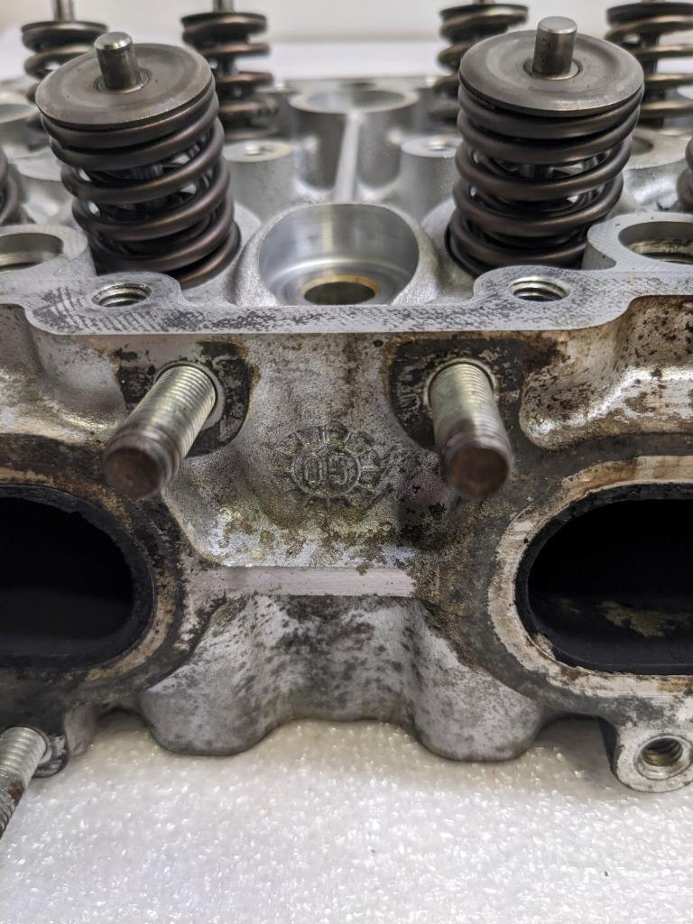 PORSCHE 948104104 LEFT ENGINE CYLINDER HEAD FOR 03-06 CAYENNE 4.5L USED #2 I2