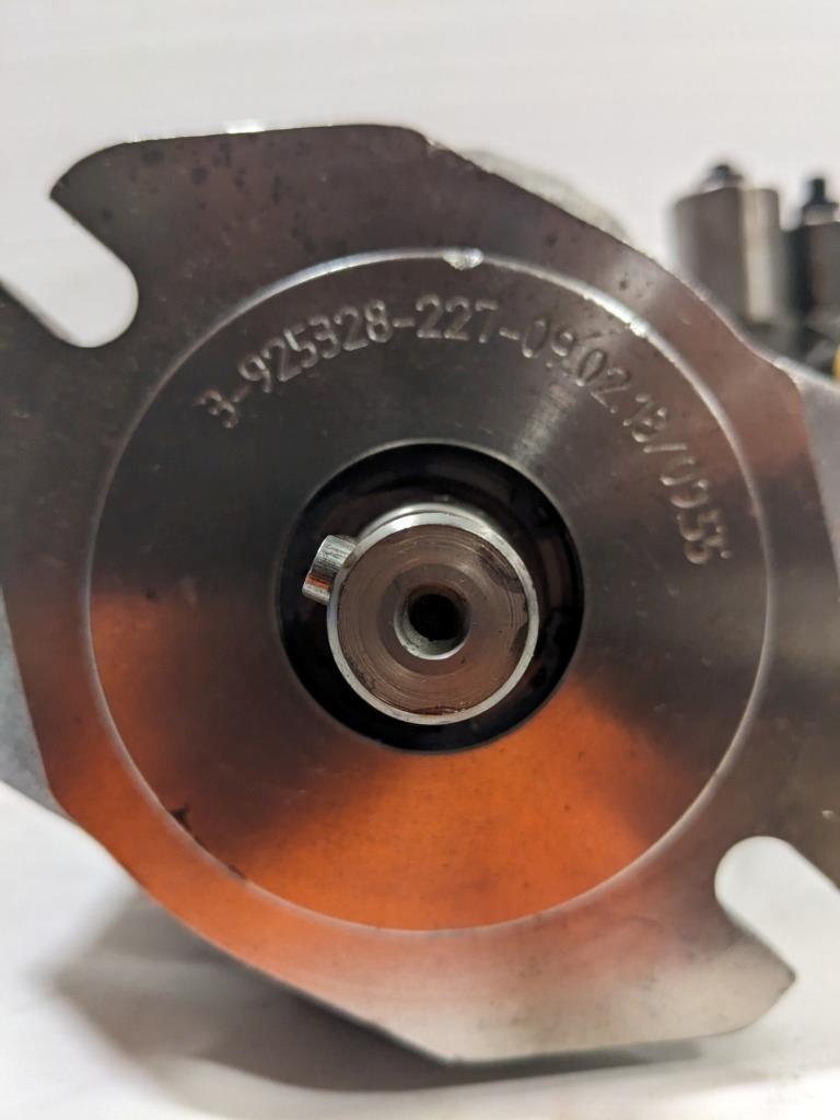 Rexroth Hydraulic Pump 3-925321-227-09.02.18/09.55 7986491 02421944 NEW BSIG1