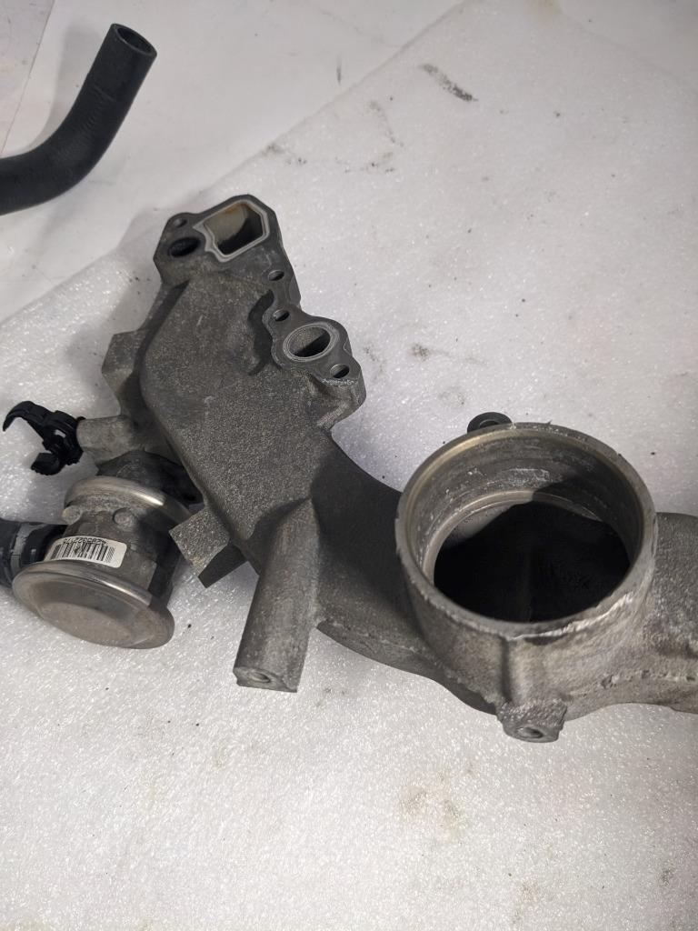 PORSCHE CAYENNE 4.5L VALVE HOUSING WITH PIPES MOUNTED 9481061514R USED R25