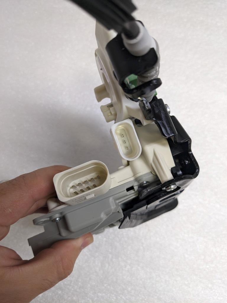 PORSCHE 971839015C LEFT DOOR LOCK ACTUATOR FOR 17-23 PANAMERA NEW PGB2