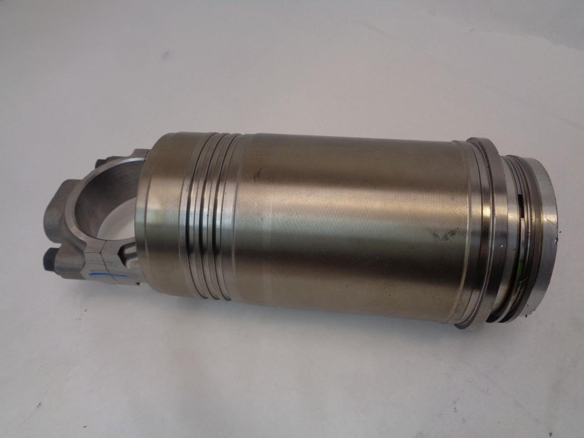 NEW CATERPILLAR PISTON ASSEMBLY 05.9Y604B | 160.1131.02 | OR-3781 R11