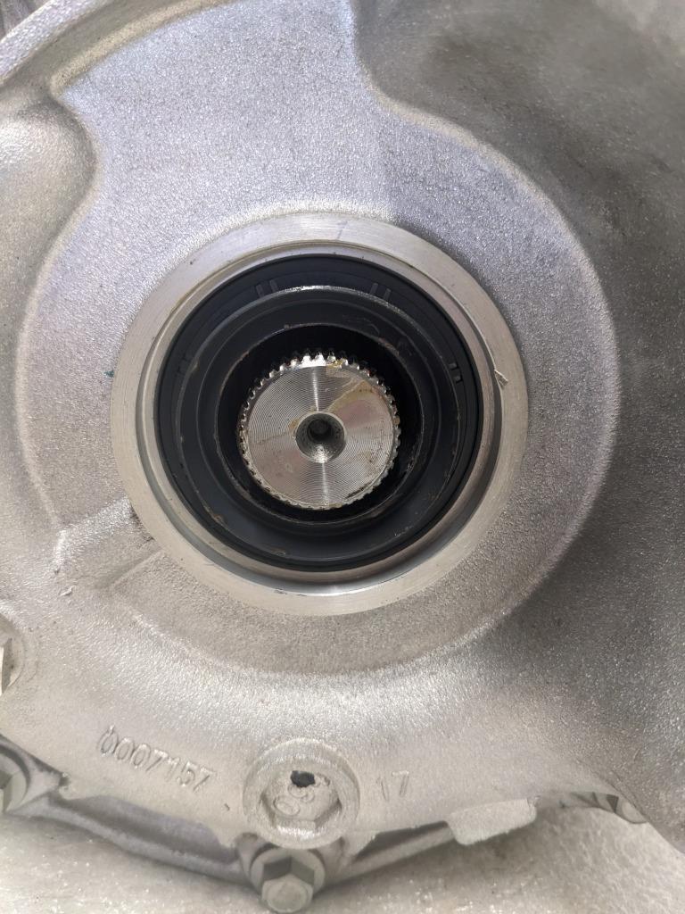 GM 23398957 DIFFERENTIAL CARRIER FOR MANUAL TRANSMISSION 14-17 CORVETTE NEW B3B2