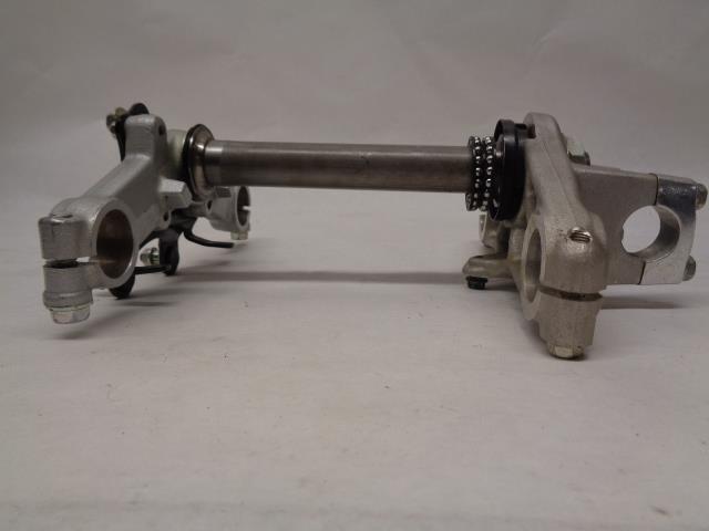 NEW OEM HONDA TRIPLE TREE FORK CLAMP AND STEERING STEM K8JA 166 1 R16