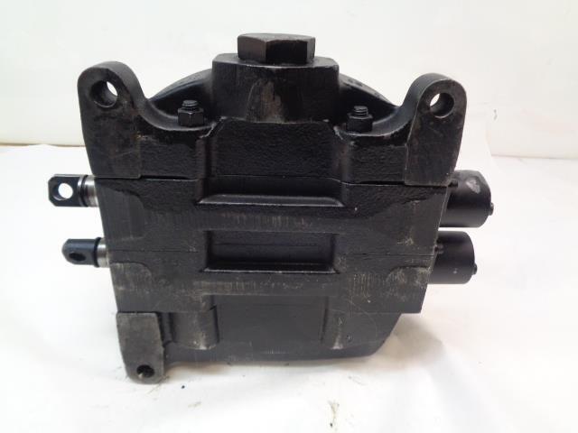 PARKER DIRECTIONAL CONTROL VALVE 2 SPOOL GREY IRON V70 SERIES R32