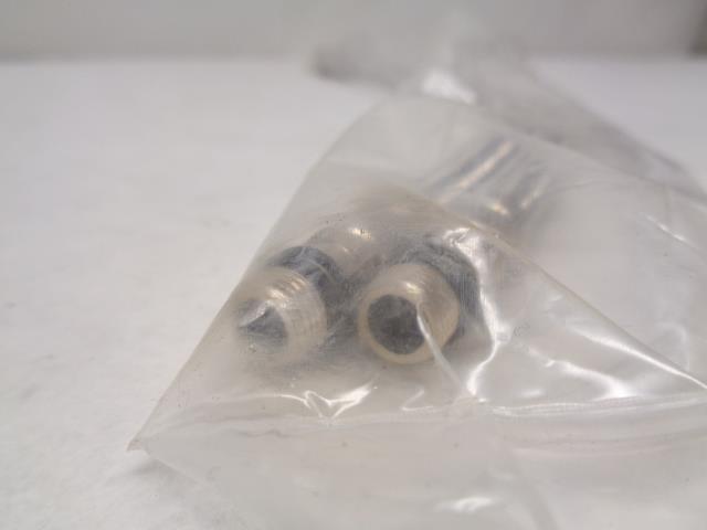 BRAND NEW CHROME SINGLE HANDLE HOT & COLD MIXER BATHROOM SINK FAUCET R29