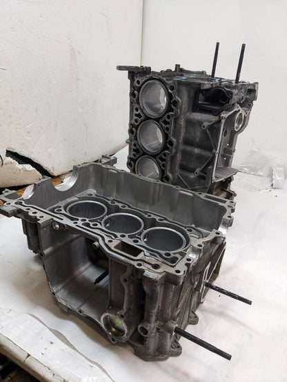 PORSCHE 911/996 3.4L RIGHT AND LEFT SIDE ENGINE BLOCK 9961011510R USED 996BGL2