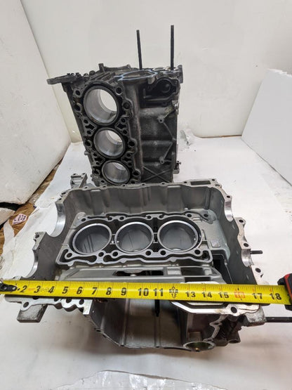 PORSCHE 911/996 3.4L RIGHT AND LEFT SIDE ENGINE BLOCK 9961011510R USED 996BGL2