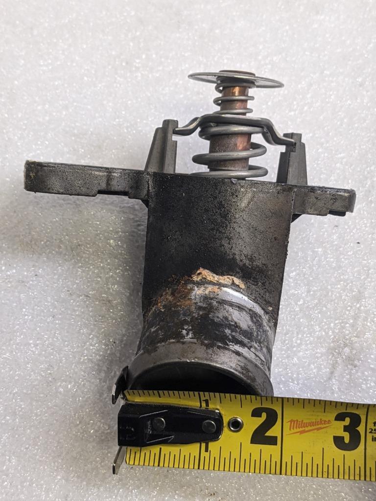 PORSCHE BOXSTER 997/986/911 HOUSING THERMOSTAT 99610612157 USED 996BGL2T2