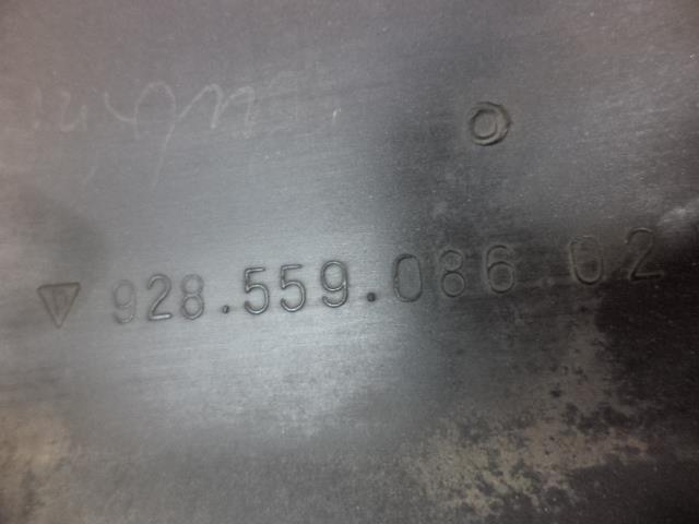 USED GENUINE PORSCHE ROCKER PANEL 928 559 086 02 PASSENGER SIDE BURGUNDY R20