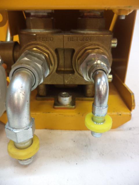 NEW PARKER SERVICE TRUCK HYDRAULIC FITTINGS COMPARTMENT BOX R34