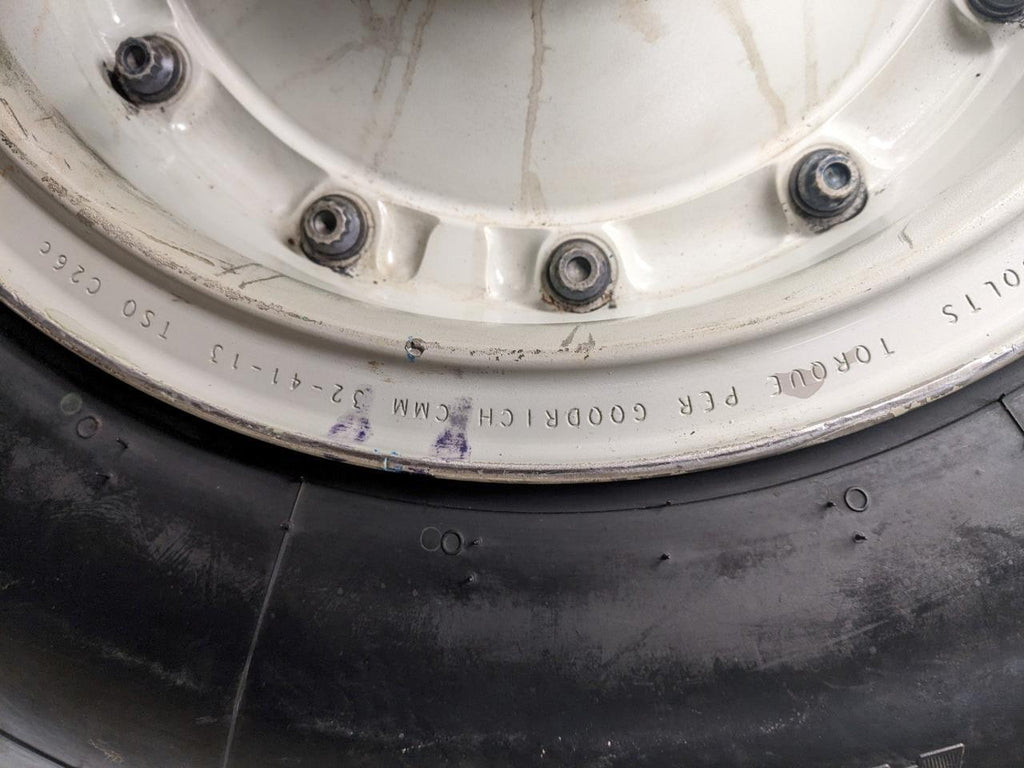GOODRICH INBOARD WHEEL AND MICHELIN TIRE  30X8.8-15 HUB BORE 77MM 3-1531-3 B2