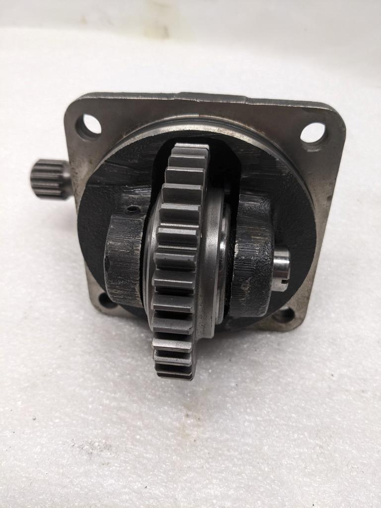 UNBRANDED SMALL PTO UNIT FOR TRACTOR 37 GEAR 2" SHAFT 15 SPLINE 4X3.8" NEW R11TA