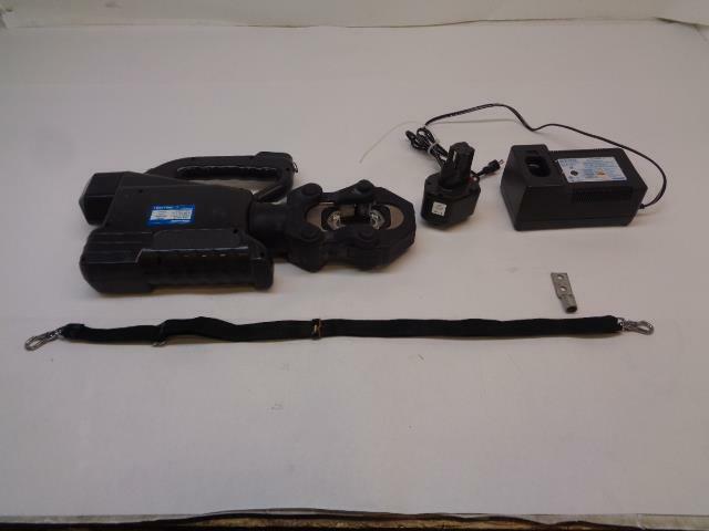 THOMAS & BETTS BATTERY OPERATED HYDRAULIC CRIMPING TOOL W/ 2 BATT. TBM15BSCR SR