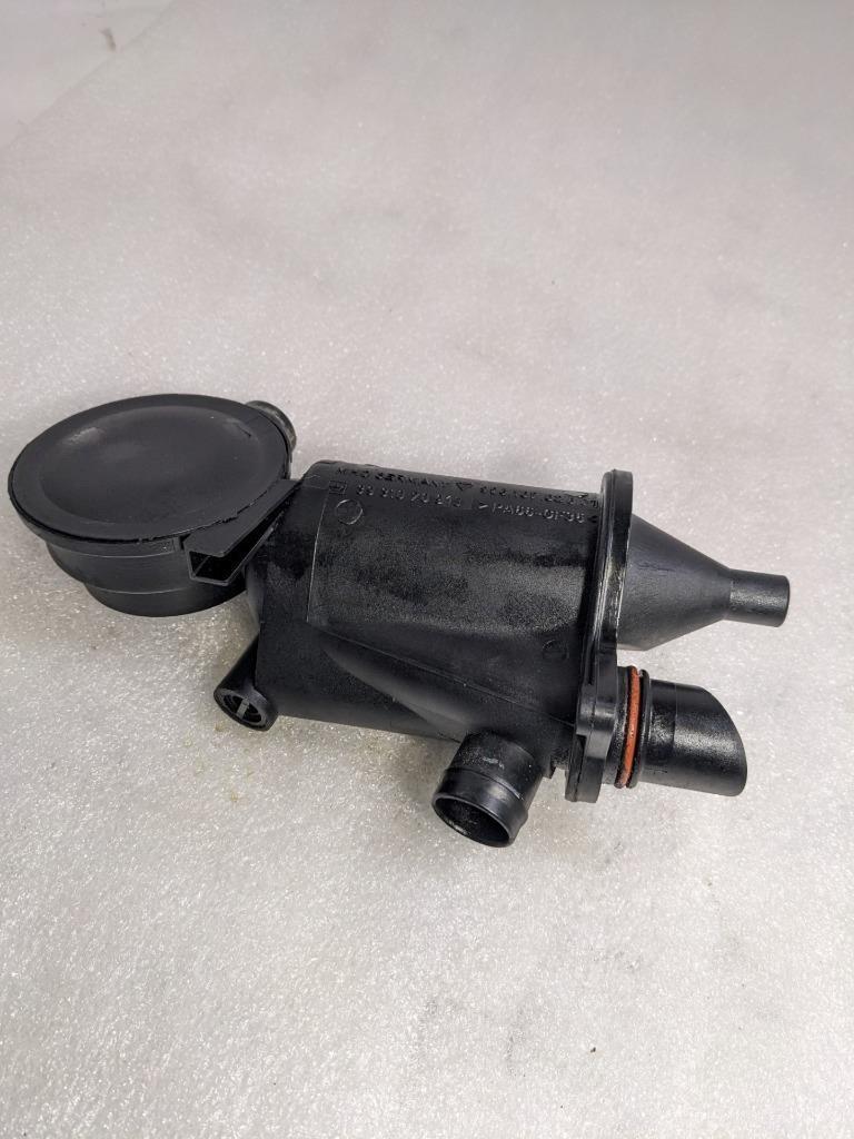 PORSCHE CAYMAN BOXSTER ENGINE MOTOR OIL SEPERATOR 99610702601 USED 996B.GL