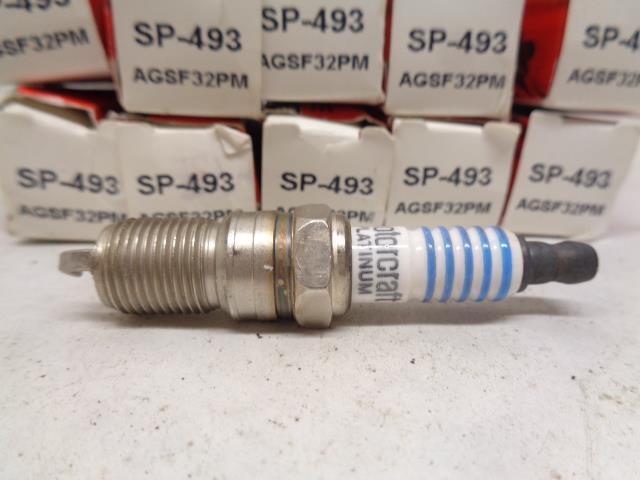 NEW MOTORCRAFT PLATINUM SPARK PLUG FOR CADILLAC 10 PACK SP-493 R13T1