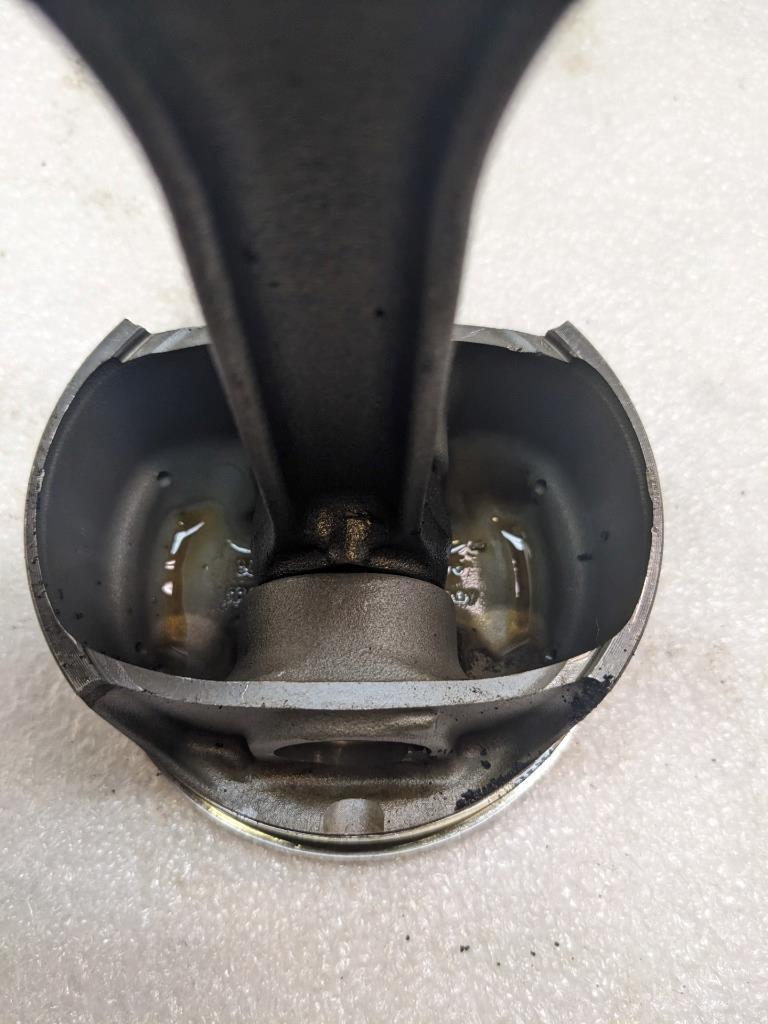 PORSCHE 986 BOXSTER 2.7L PISTON W/CONNECTING ROD #6 9961031028R USED 996GL2T1