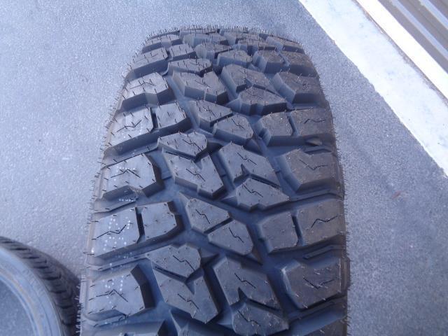 LANDSPIDER WILDTRAXX M/T BSW LT 285 70 17 121/118S LRE 10PLY TIRE EMT008 SU16