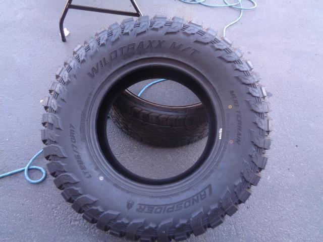 LANDSPIDER WILDTRAXX M/T BSW LT 285 70 17 121/118S LRE 10PLY TIRE EMT008 SU16