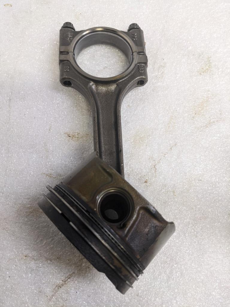PORSCHE 996/911 CONNECTING PISTON RODS 9961031028R #3 USED 996BGL2T2