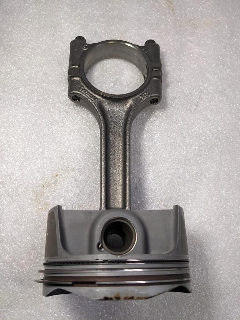 PORSCHE 987 BOXSTER PISTON & CONNECTING ROD #5 9961031028R USED 996B.G.L.