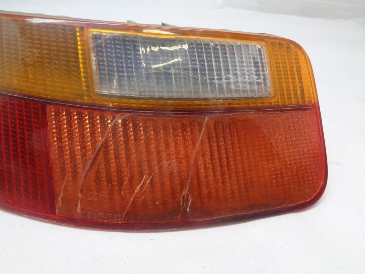 GENUINE PORSCHE 928 LEFT TAIL LIGHT (DAMAGED) 92863104302 R24