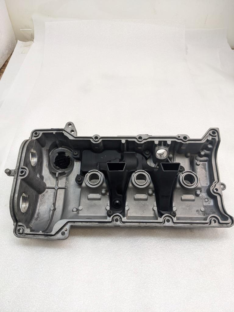 PORSCHE CAYENNE 15-18 RIGHT ENGINE VALVE CYLINDER HEAD COVER 94610513545 R24