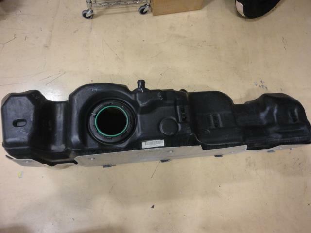 NEW GENUINE GM FUEL TANK 25800957 FITS 2013 SILVERADO 2500/3500HD BSR