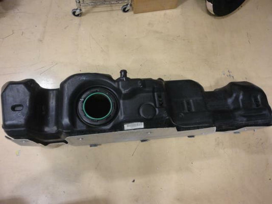 NEW GENUINE GM FUEL TANK 25800957 FITS 2013 SILVERADO 2500/3500HD BSR