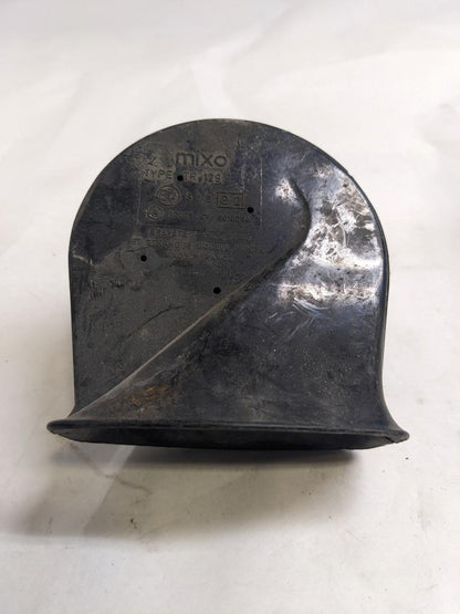 PORSCHE 84-91 944 LOW PITCH TONE ELECTRIC HORN SIREN MIXO TR129 #3 USED R21T2