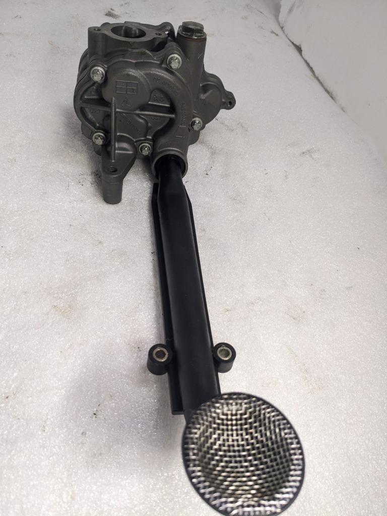 PORSCHE CAYENNE OIL PUMP WITH RESERVOIR 948107010 USED R24