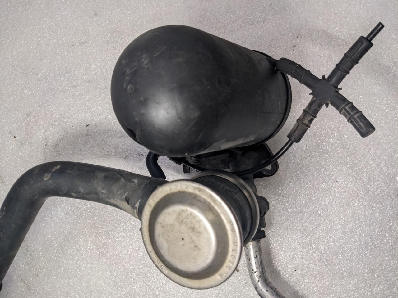 PORSCHE 911/996 VALVE VACUUM RESERVOIR PUMP 996113131R  USED 996BGL