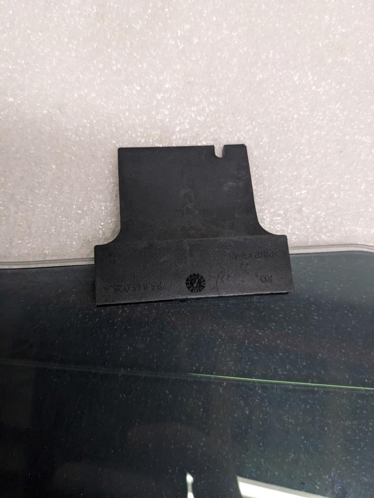 PORSCHE 95854261113 DOOR GLASS FOR CAYENNE 2011-2018 NEW PGB2