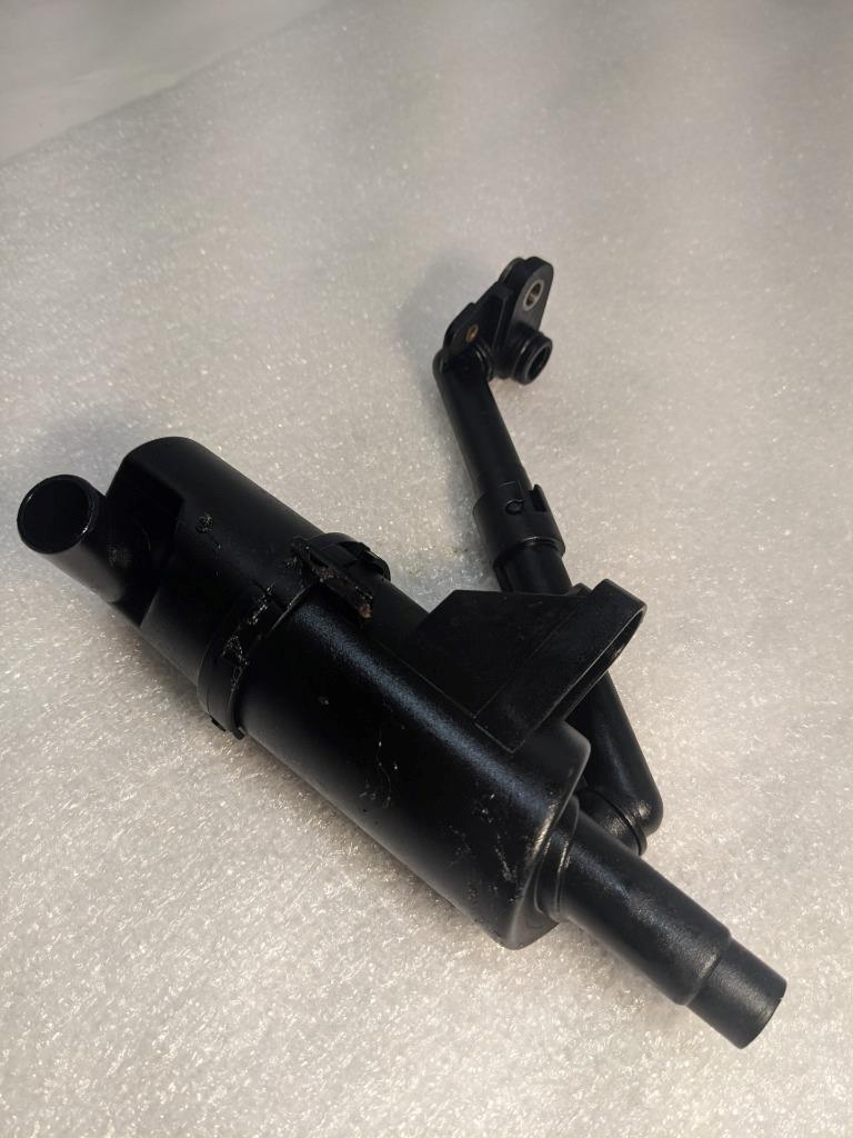 PORSCHE 1999-2000 911/996 ENGINE OIL SEPERATOR 99610708054 USED 996GL2T1