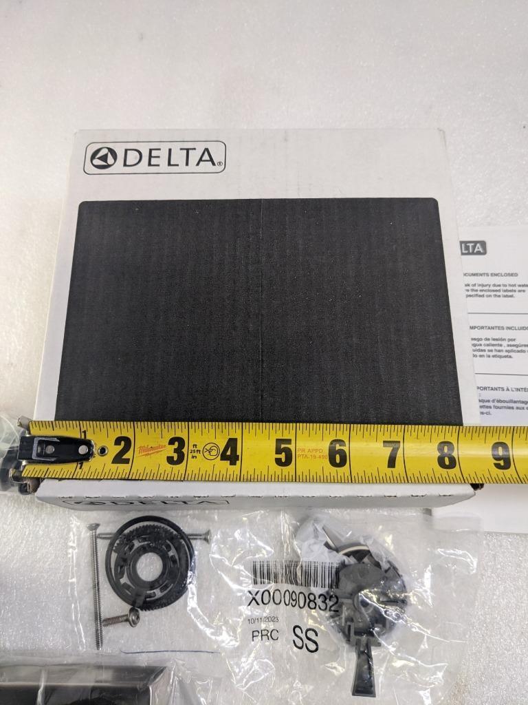 DELTA TESLA SINGLE-HANDLE 3-SPRAY SHOWER FAUCET TRIM KIT T17252-SS NEW R27