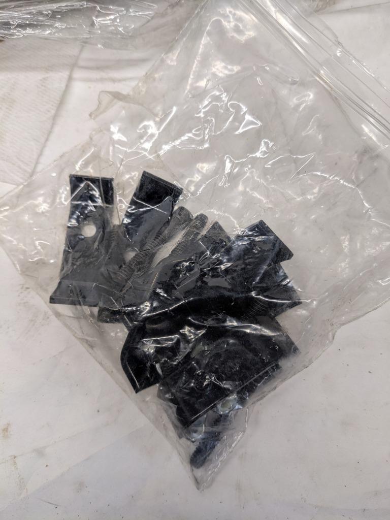 CARRIAGE WORKS 43912 BOLT-OVER GRILLE FOR 07-09 SILVERADO 2500-3500 HD NEW #1 SR