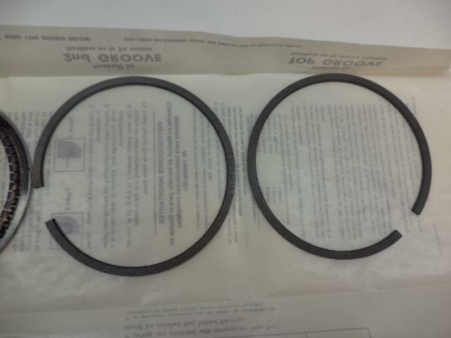 1 NEW PERFECT CIRCLE 210-5114 .000 PISTON RING SET R11TB