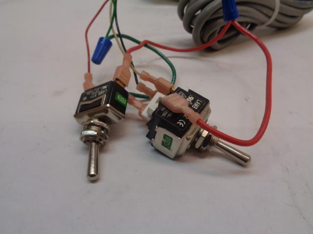 BRAND NEW OPEN ROAD TRUCK MIRROR 16.5 X 7.5 X 2 FOR FREIGHTLINER R18