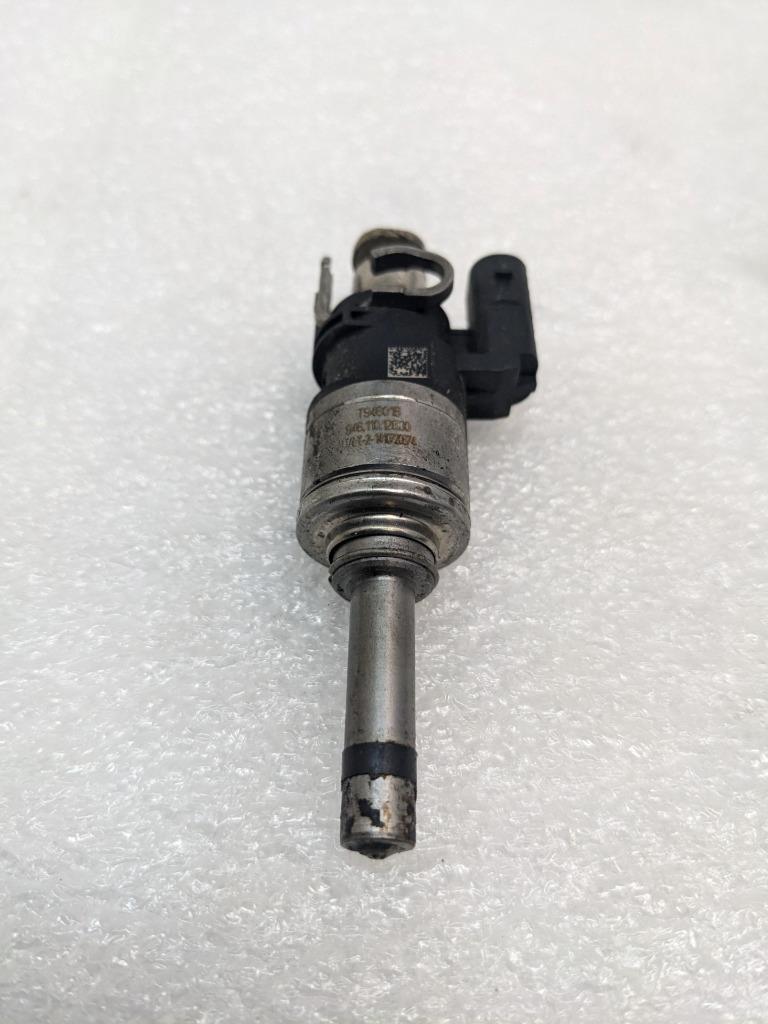 15-18 PORSCHE CAYENNE MACAN 958 TURBO FUEL INJECTOR 94611012830 USED R21SPB