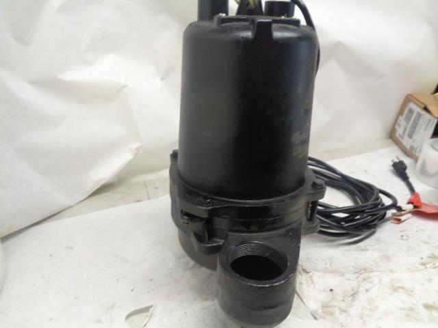 DAYTON 3BB88 SUBMERSIBLE SEWAGE PUMP 1/2 HP NEW J1