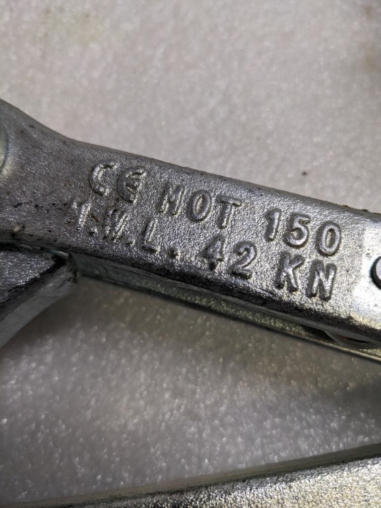 TESMEC SELF-GRIPPING CLAMP 21004060 USED I1