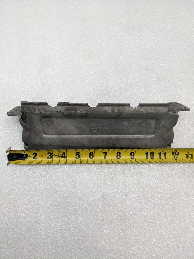 PORSCHE MACAN 15-18 HEAT PROTECTION 95B121557A USED R21