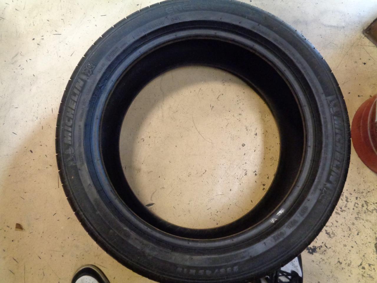 1 USED OS TIRE MICHELIN ENERGY SAVER 235 45 18 94V SL 64561