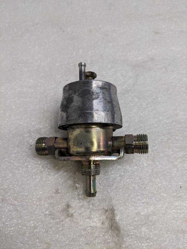 PORSCHE 92811019801 FUEL PRESSURE REGULATOR FOR 88-95 PORSCHE 911 USED R20T7