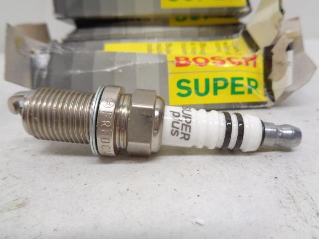 BRAND NEW BOSCH SUPER HYUNDAI HONDA FORD CHRYSLER 5-PACK 7557 R13T3