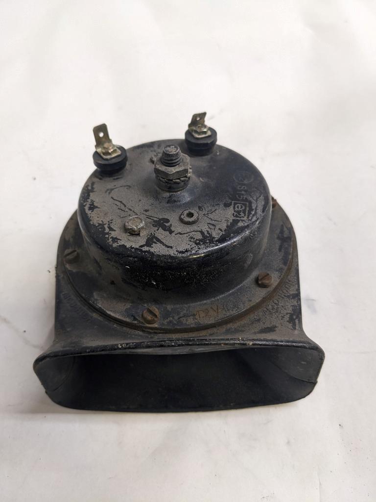 PORSCHE 84-91 944 LOW PITCH TONE ELECTRIC HORN SIREN MIXO TR129 #3 USED R21T2